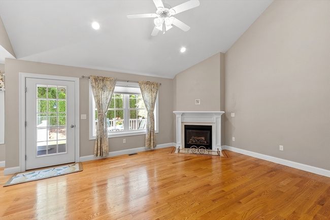 16 - 16 John Francis Ln, Condo with 2 bedrooms, 3 bathrooms and 2 parking in Acton MA | Image 5
