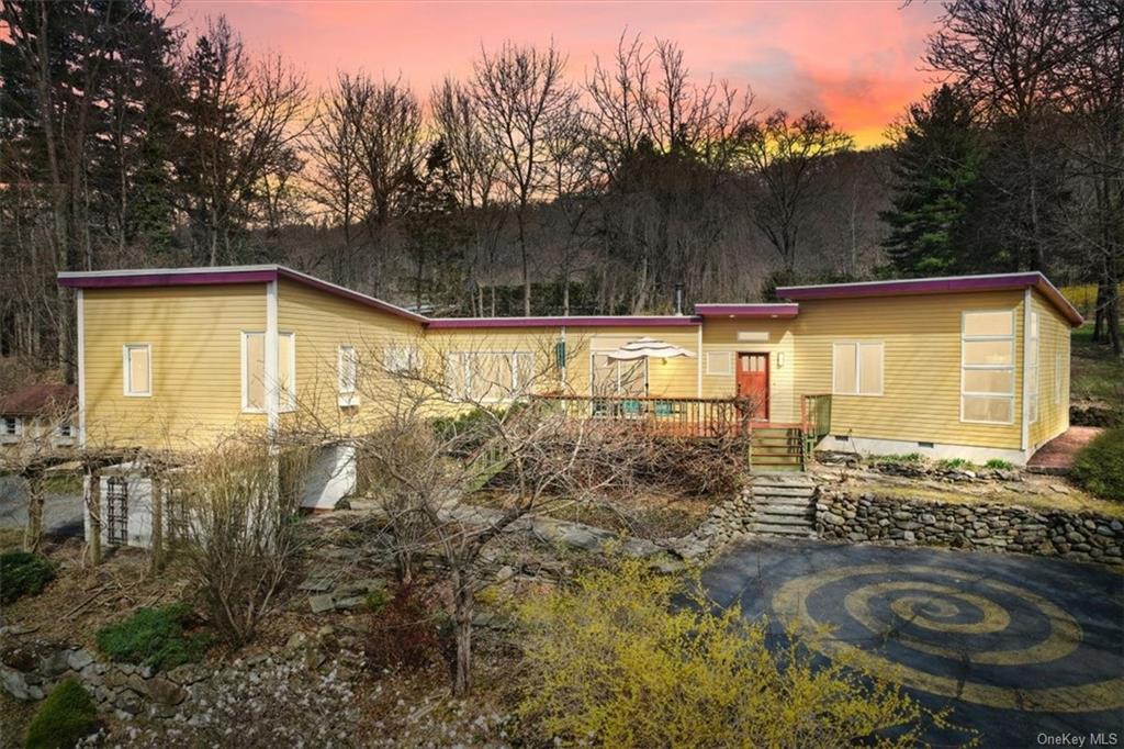 Mountain Rd, New City, NY 10956