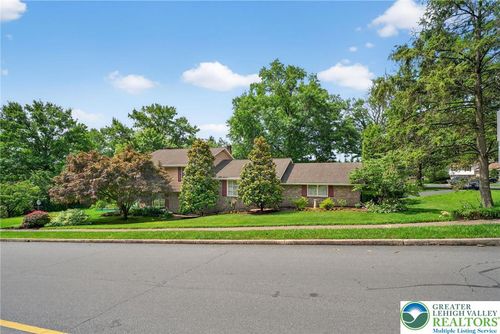 56 Hearthstone Dr, Reading, PA, 19606-3048 | Card Image