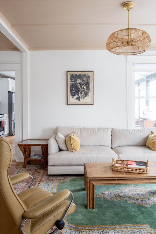 134 6th St, Greenport, NY, 11944-1822 | Card Image