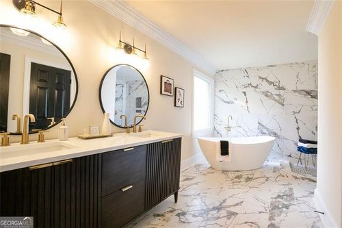 300 Saddle Creek Ln, Roswell, GA, 30076-1089 | Card Image