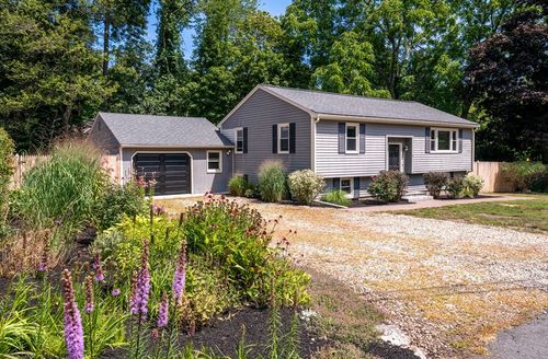 1 Oakhurst Ave, Ipswich, MA, 01938-1636 | Card Image