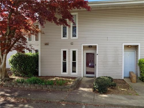 3771 Heathrow Dr, Winston Salem, NC, 27127-4671 | Card Image