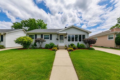 8737 S 51st Ave, Oak Lawn, IL, 60453-1345 | Card Image