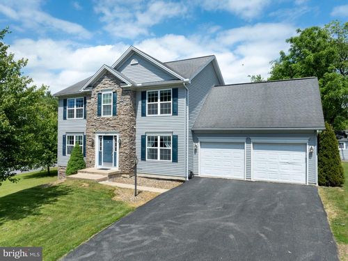 217 Washington Ave, BELLEFONTE, PA, 16823-8220 | Card Image