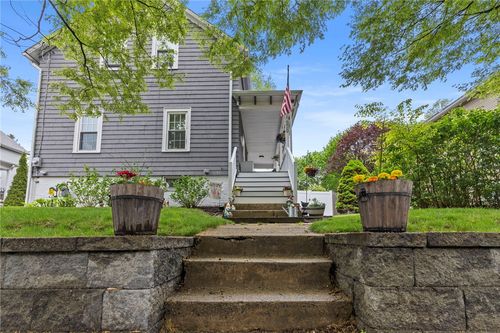 229 Roger Williams Ave, Rumford, RI, 02916-3326 | Card Image