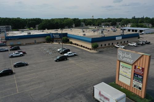 1604 1st St S, Willmar, MN, 56201-4243 | Card Image