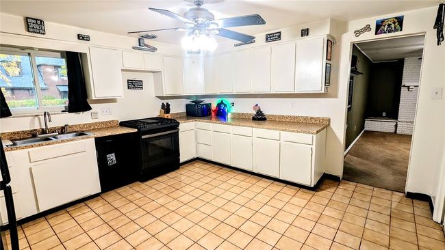 1011 Crest Ln, House other with 3 bedrooms, 3 bathrooms and 2 parking in Carnegie PA | Image 4