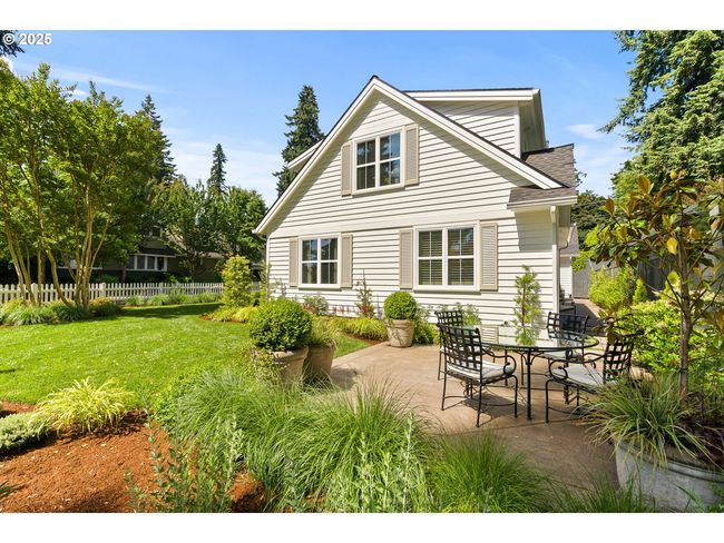 817 D Ave, House other with 3 bedrooms, 4 bathrooms and 2 parking in Lake Oswego OR | Image 24