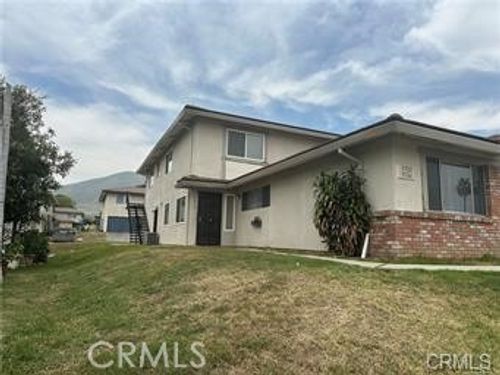 3532 Rainbow Ln, Highland, CA, 92346-2543 | Card Image