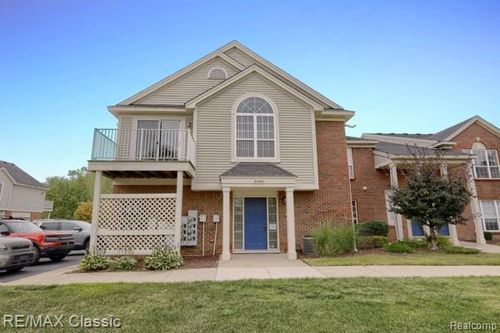51592 Stern Ln, Chesterfield, MI, 48051-2346 | Card Image