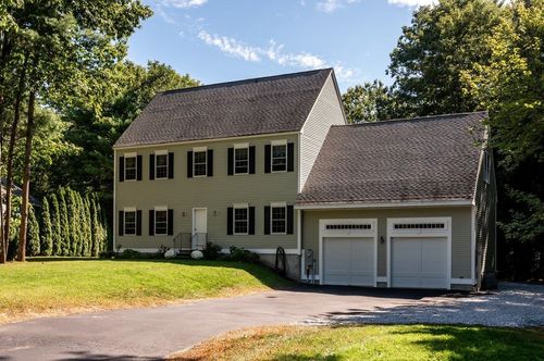 12 Carriage Hill Ln, Dover, NH, 03820-6246 | Card Image