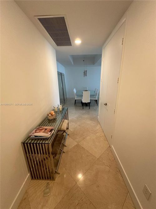1005-16001 Collins Ave, Sunny Isles Beach, FL, 33160-5518 | Card Image