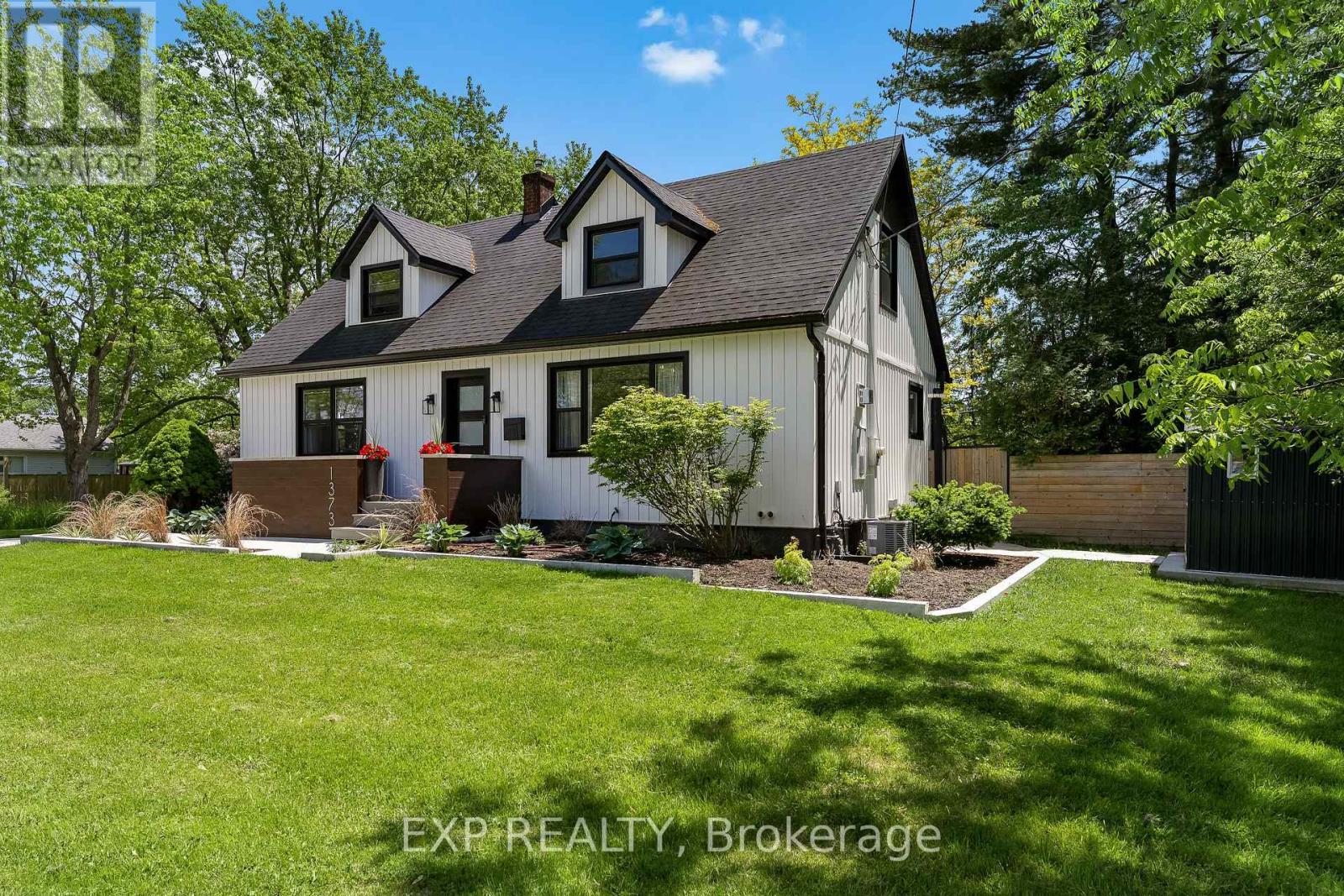 Residential in Fort Erie (Crescent Park) 4
