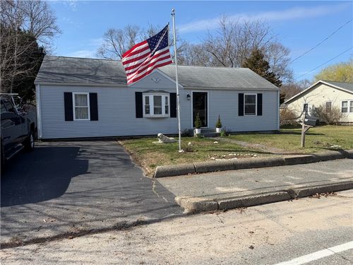 247 School St, North Kingstown, RI, 02852-1822 | Card Image