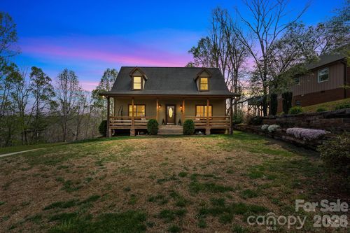 1750 Knollwood Cir, Morganton, NC, 28655-8870 | Card Image