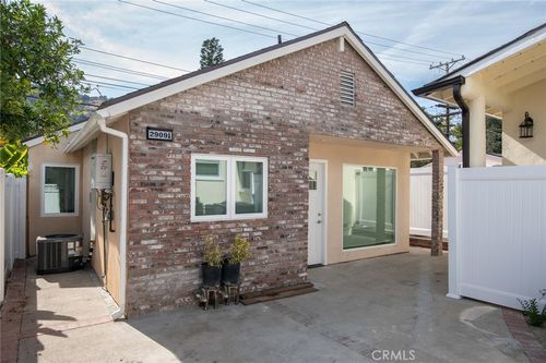 a-2909 A Canada Boulevard, Glendale, CA, 91208 | Card Image