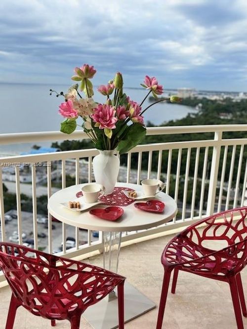 apt-1907-2475 Brickell Ave, Miami, FL, 33129-2482 | Card Image