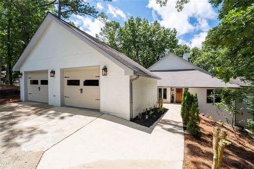 145 Mount Shasta Ln, Johns Creek, GA, 30022-5440 | Card Image