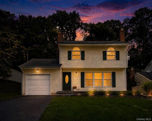 73 Maple Pl, Huntington, NY, 11743-4250 | Card Image