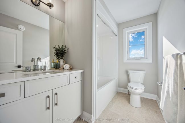 483 Huron St, House other with 3 bedrooms, 3 bathrooms and 2 parking in Wyoming ON | Image 30