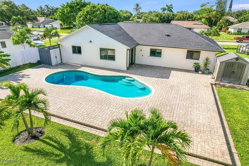 49 Willoughby Dr, NAPLES, FL, 34110-1359 | Card Image