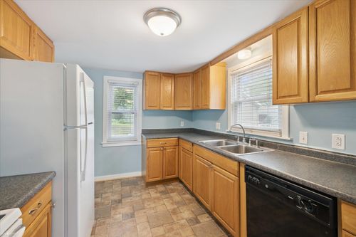 3126 Creston Ave, Lansing, MI, 48906-3103 | Card Image