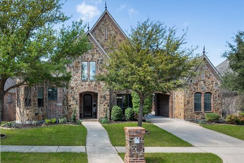 8113 Long Trail Dr, North Richland Hills, TX, 76182-8770 | Card Image