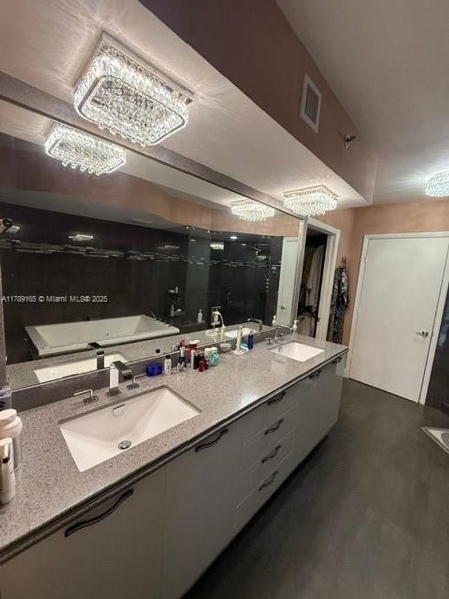 APT-2804 - 18911 Collins Ave, Condo with 2 bedrooms, 3 bathrooms and null parking in Sunny Isles Beach FL | Image 28