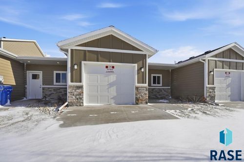 9205 W Ark Pl Place, Sioux Falls, SD, 57106 | Card Image
