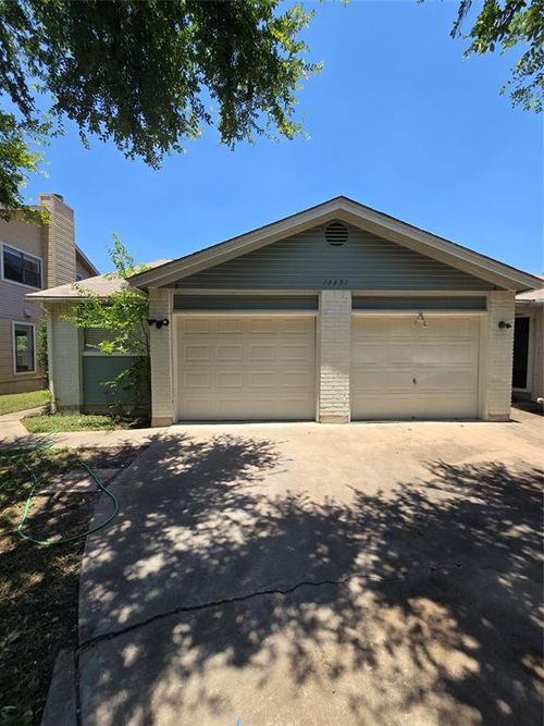b-13351 Water Oak Ln, Austin, TX, 78729-3744 | Card Image