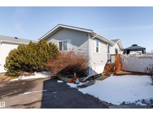 1663 Jubilee Cres, Sherwood Park, AB, T8H2J4 | Card Image