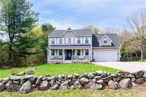 4 Laurel Ave, Westerly, RI, 02891-1007 | Card Image