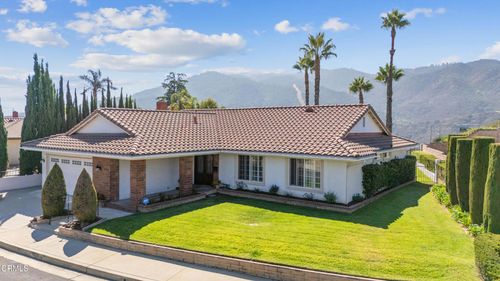 9263 La Shell Dr, Tujunga, CA, 91042-3328 | Card Image