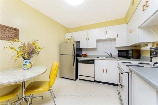 1009 - 5280 Lakeshore Rd, Condo with 2 bedrooms, 2 bathrooms and null parking in Burlington ON | Image 15