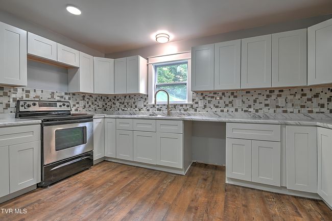 21209 Lime Hill Rd, House other with 4 bedrooms, 2 bathrooms and null parking in Bristol VA | Image 51