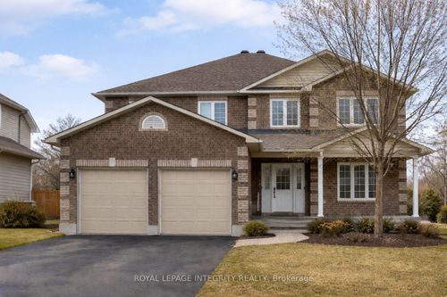 111 Comba Dr, Carleton Place, ON, K7C4V2 | Card Image