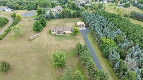 671 Kinney Rd, Hudson, WI, 54016-7907 | Card Image
