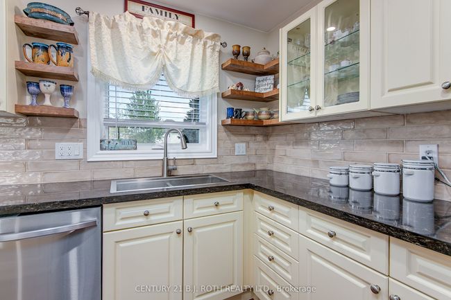 239 Centre St, House other with 4 bedrooms, 2 bathrooms and 6 parking in Angus ON | Image 6