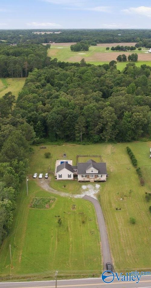 28279 Oak Grove Rd, Ardmore, AL, 35739-7517 | Card Image