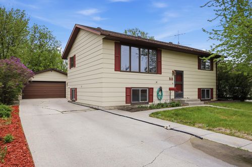 513 19th Ave N, Fargo, ND, 58102-2319 | Card Image