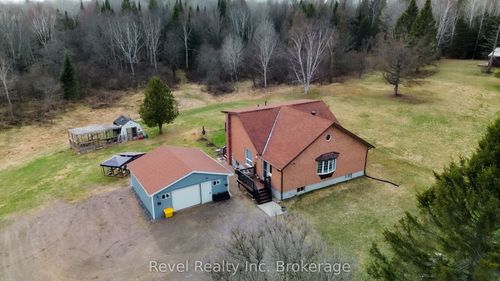 799 Maple Hill Rd, Powassan, ON, P0H1Z0 | Card Image