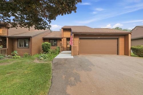 35-625 Maple Creek Dr, Holland, MI, 49423-5448 | Card Image