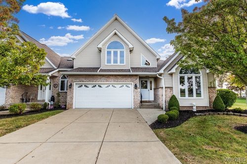 339 White Oak Ln, Grand Island, NY, 14072-3323 | Card Image