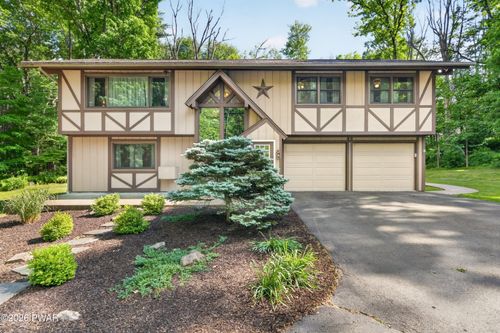 118 Pond Dr, Matamoras, PA, 18336-2306 | Card Image