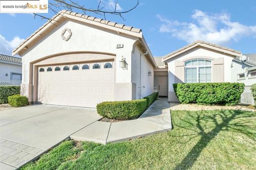 935 Centennial Dr, Brentwood, CA, 94513-6967 | Card Image