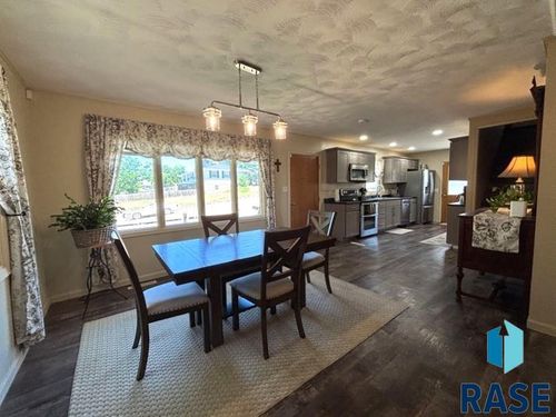 114 N Maple Ave Avenue, Pierre, SD, 57501 | Card Image