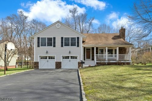 42 Arden Ct, Berkeley Heights, NJ, 07922-1942 | Card Image