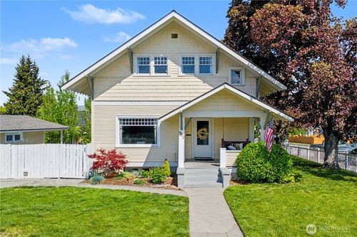 902 Washington St, Wenatchee, WA, 98801-2629 | Card Image