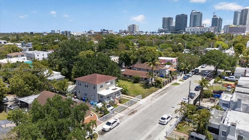 267 Nw 31st St, Miami, FL, 33127-3737 | Card Image